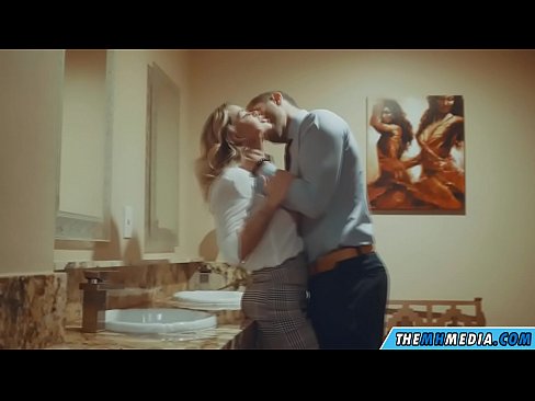 ❤️ Xa i-blonde ene-busty ikuhenda kwindlu yangasese yoluntu Amanyala kwi-xh.tube-sexer.ru ❤